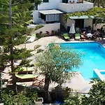 Aparthotel Anna 4*
