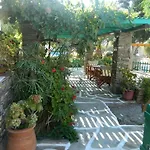 Anna Aparthotel 4*