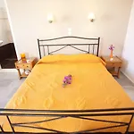 Anna Aparthotel 4*